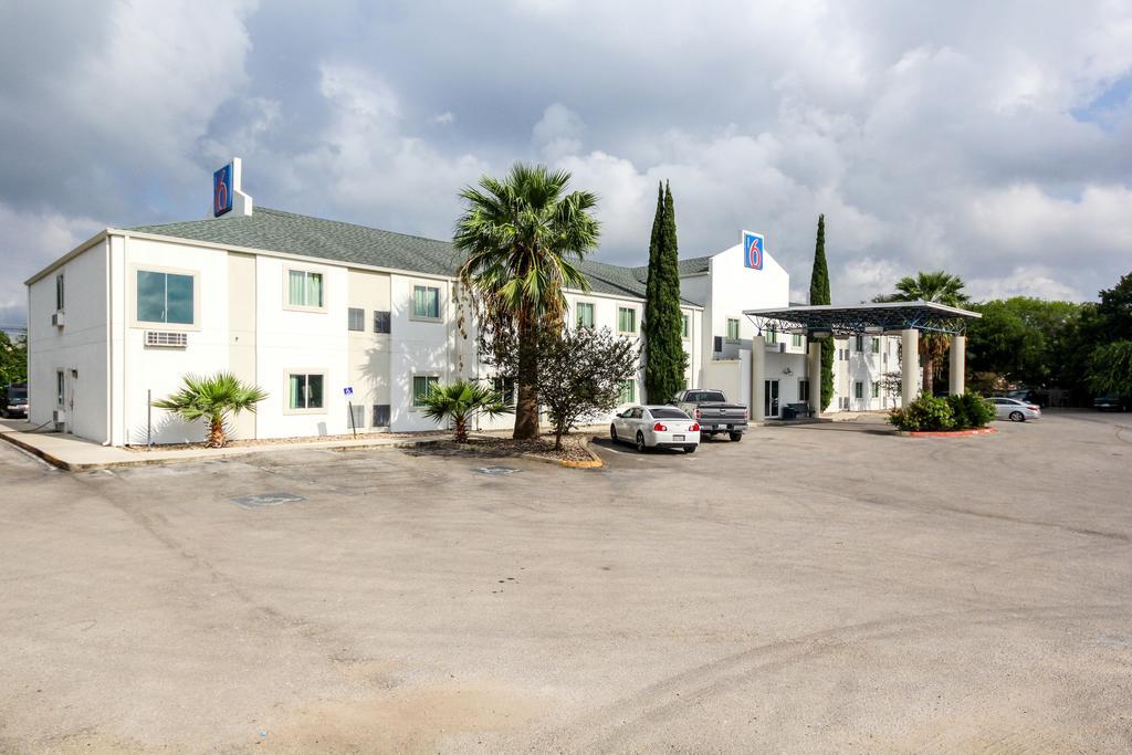 Motel 6 New Braunfels Exterior photo