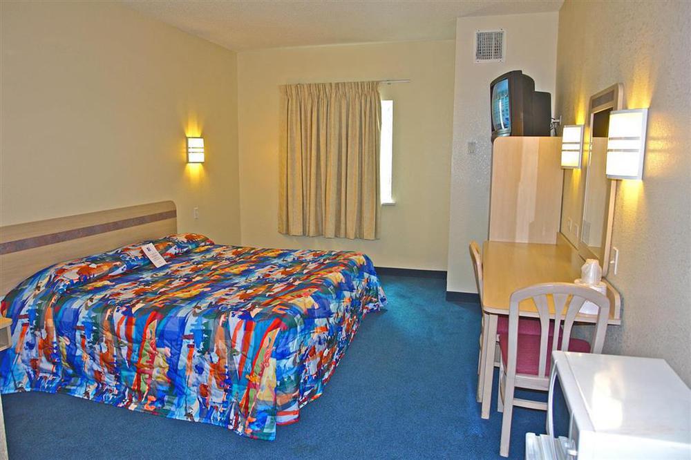 Motel 6 New Braunfels Room photo